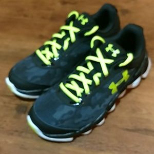 NWT Under Armour BGS Spine Disrupt Camo Boys Sz 4